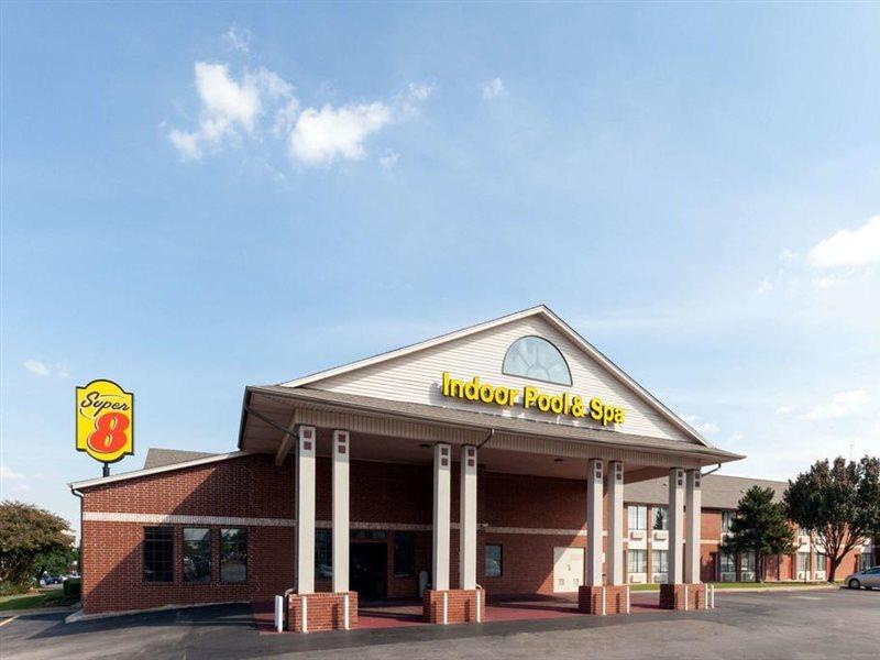 Super 8 By Wyndham Tulsa/Downtown/East Hotel Екстериор снимка